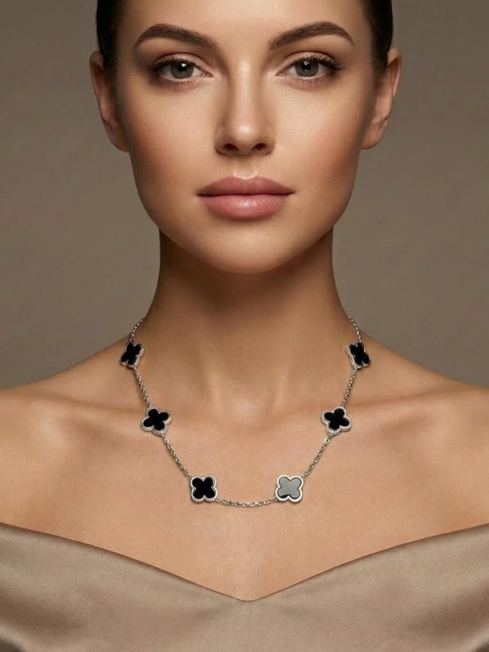 Four Leaf Clover Choker Necklace for Women | 18K Gold Plated Lucky 4 Leaf Jewelr - Picture 4 of 6